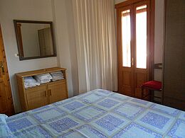 große Ferienwohnung Villa Dolores in der Bucht von Salina Sicca - Cala Liberotto am Sandstrand gelegen
